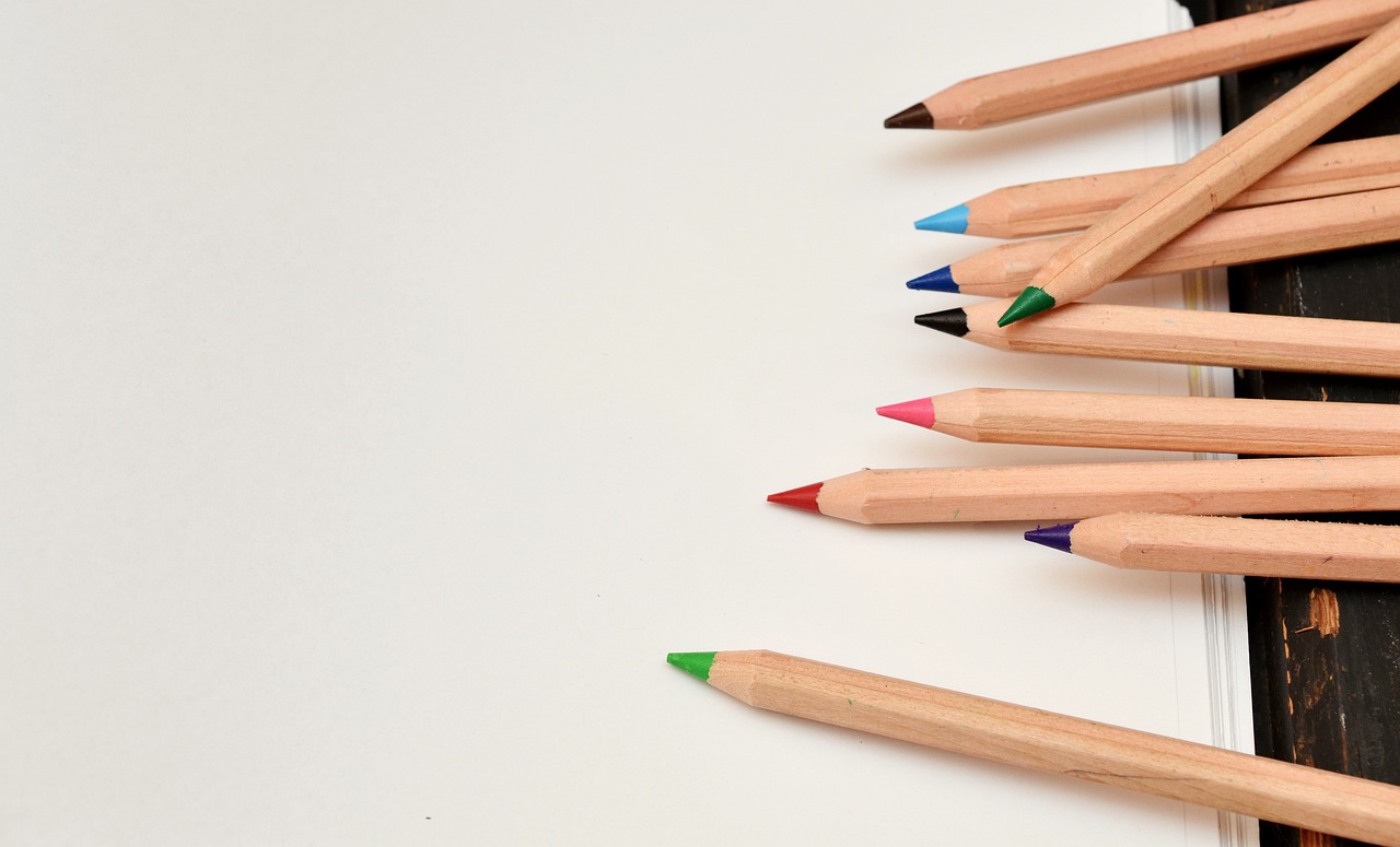 pencils, leaf, to paint-525287.jpg